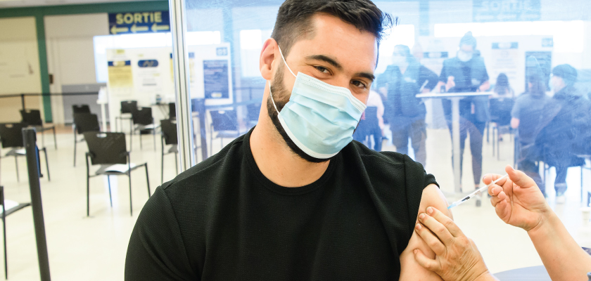 Laurent Duvernay-Tardif gets his second dose of the COVID-19 vaccine